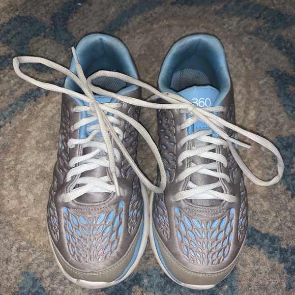 Esmoonlight Sneakers - Picture 2 of 5